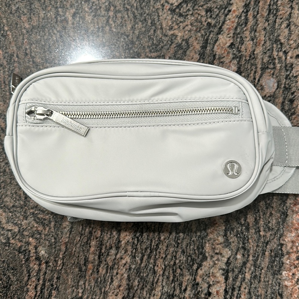 💫💫Lululemon Wunderlust Belt Bag 💫💫